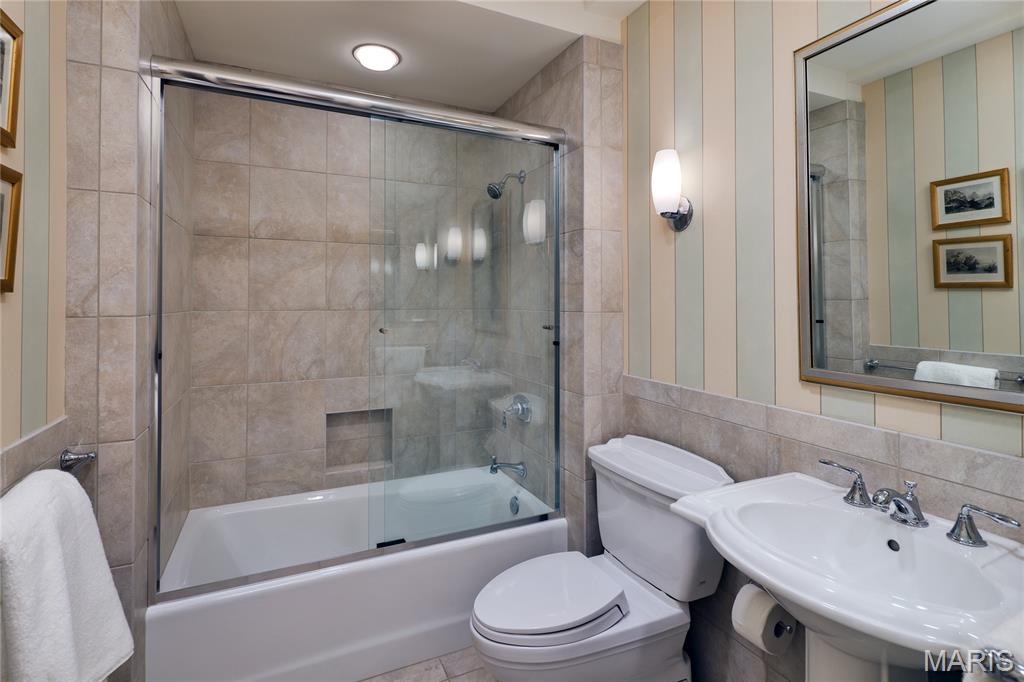 8025 Maryland Avenue Unit: 9C