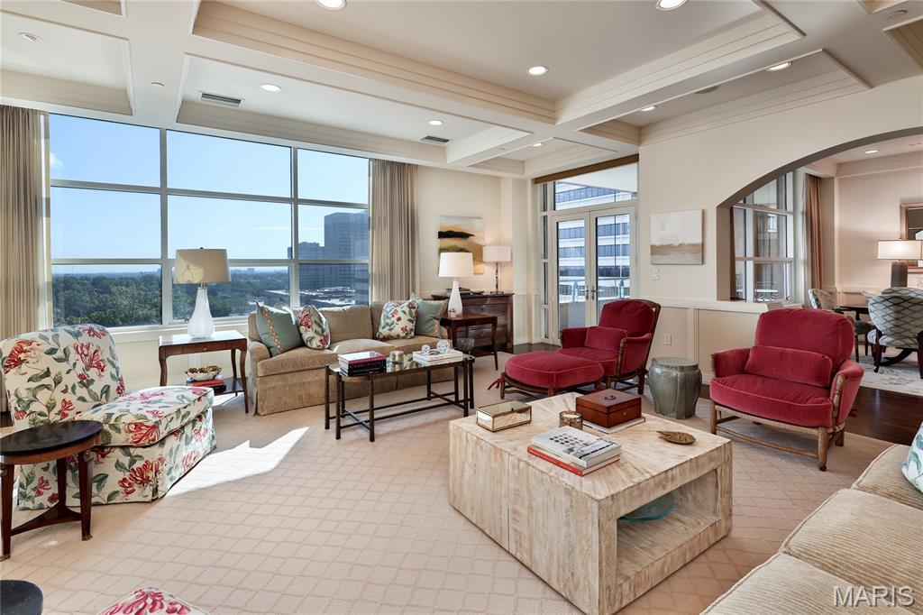 8025 Maryland Avenue Unit: 9C