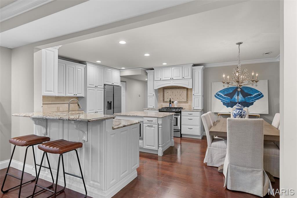 7527 Oxford Avenue Unit: 1E