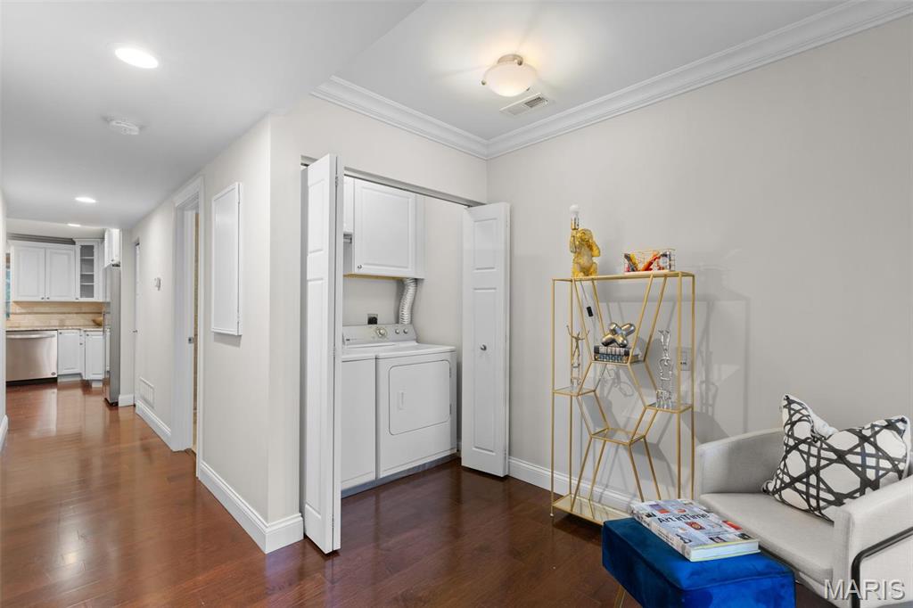 7527 Oxford Avenue Unit: 1E