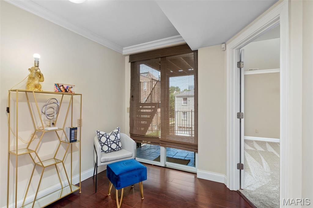 7527 Oxford Avenue Unit: 1E