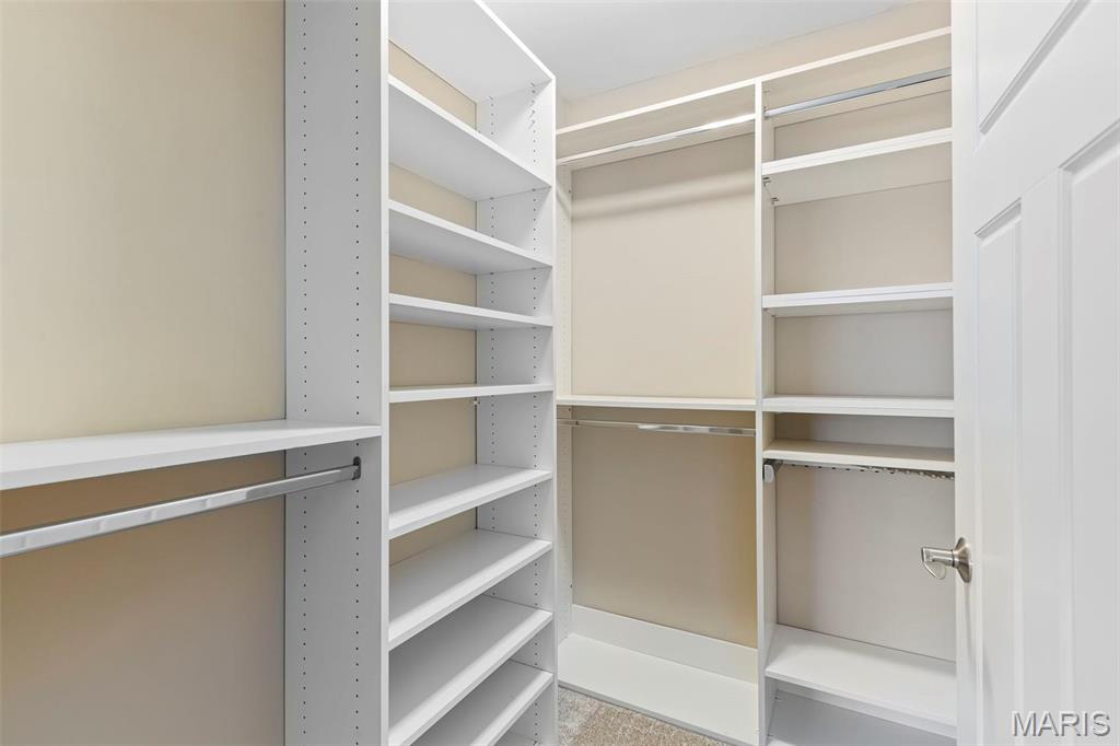 7527 Oxford Avenue Unit: 1E