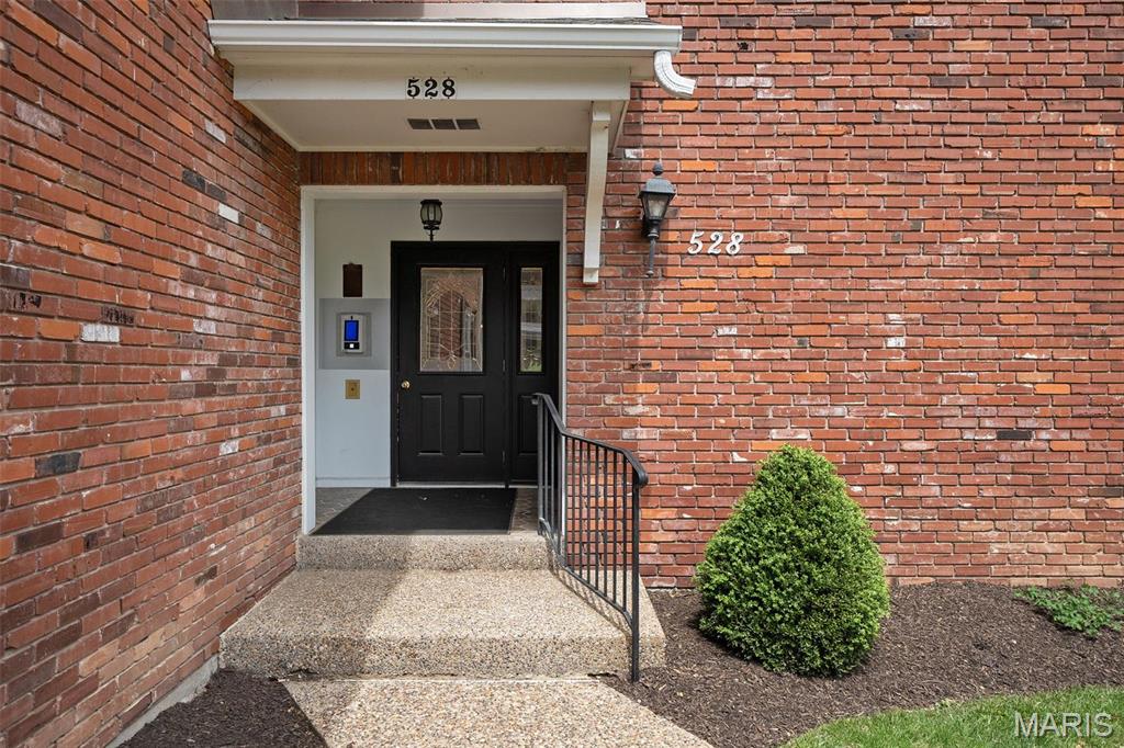 528 N Kirkwood Road Unit: 2B