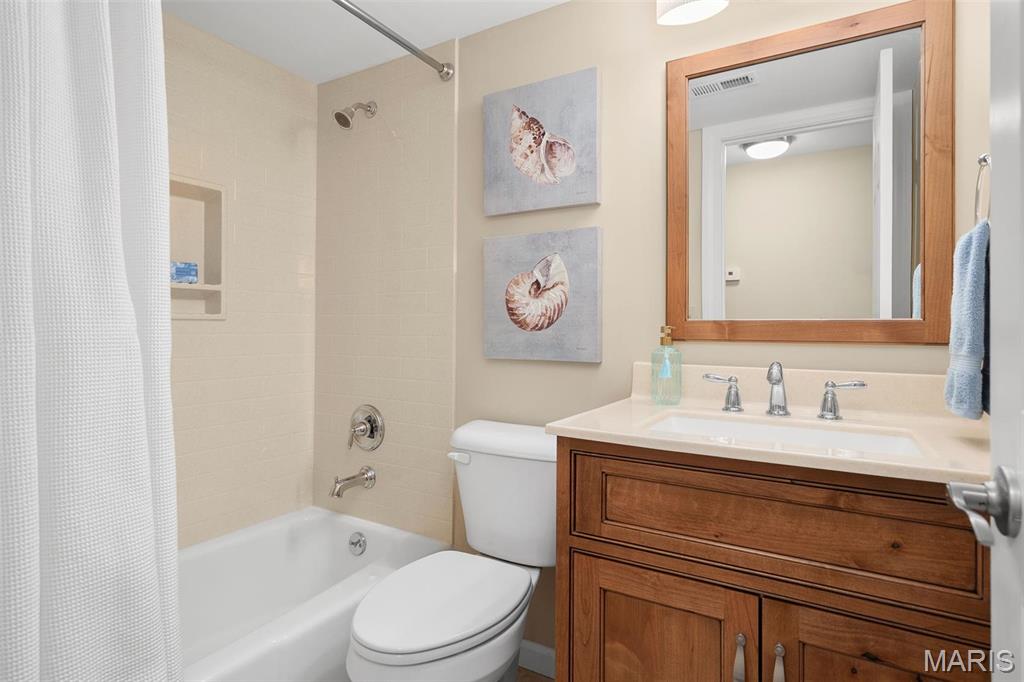 528 N Kirkwood Road Unit: 2B