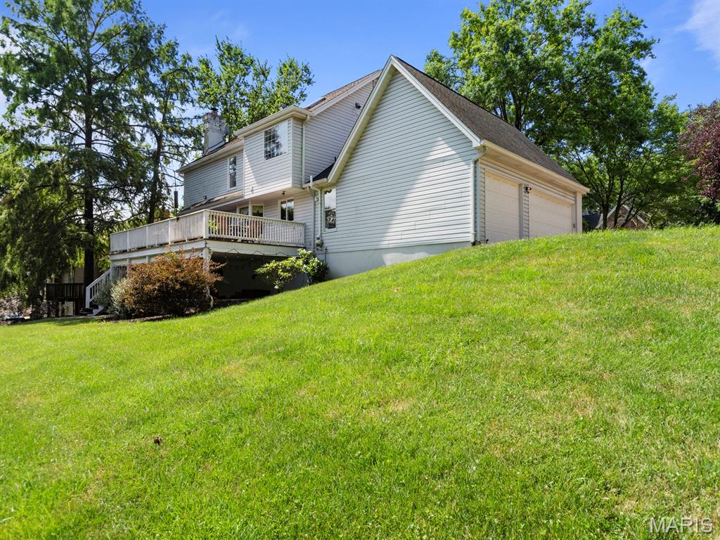 225 W Manor Drive