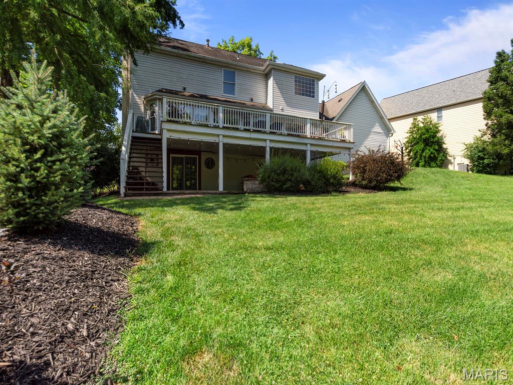 225 W Manor Drive