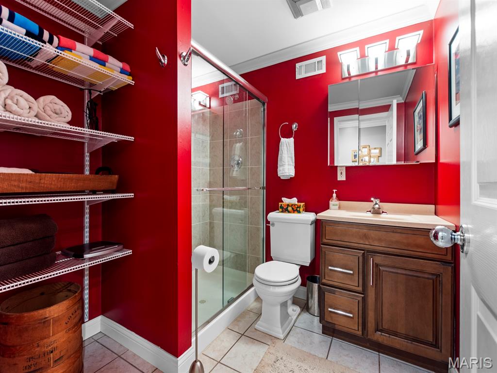 225 W Manor Drive