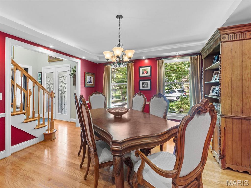225 W Manor Drive