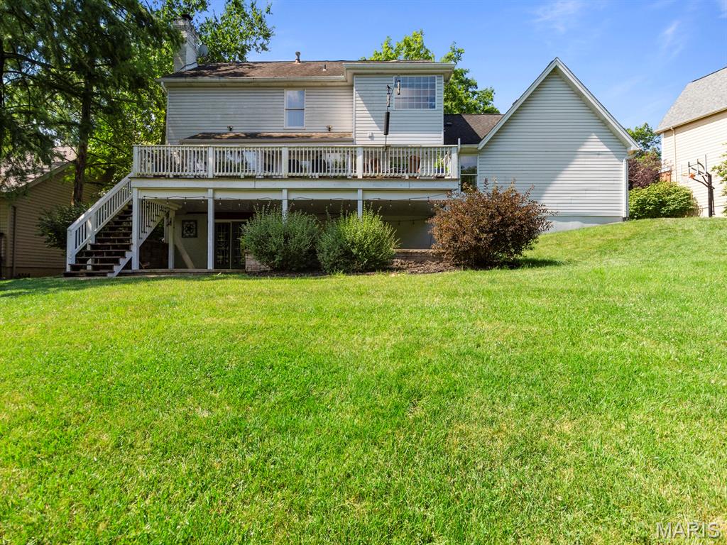 225 W Manor Drive