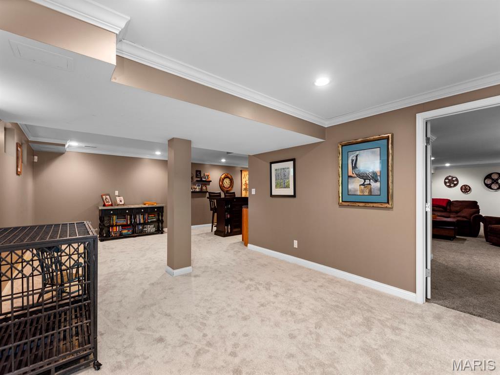 225 W Manor Drive
