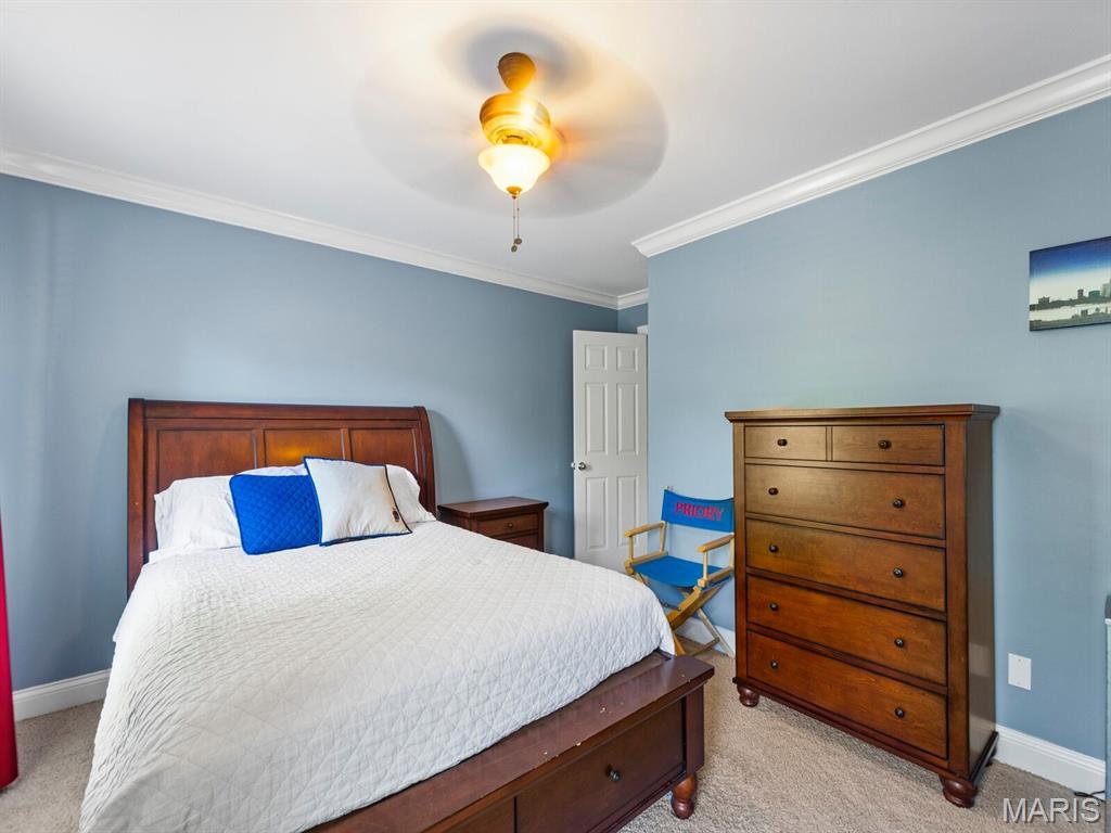 225 W Manor Drive