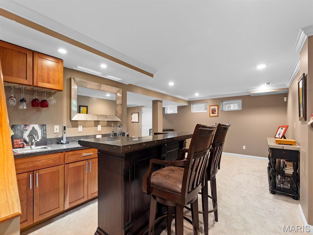 225 W Manor Drive