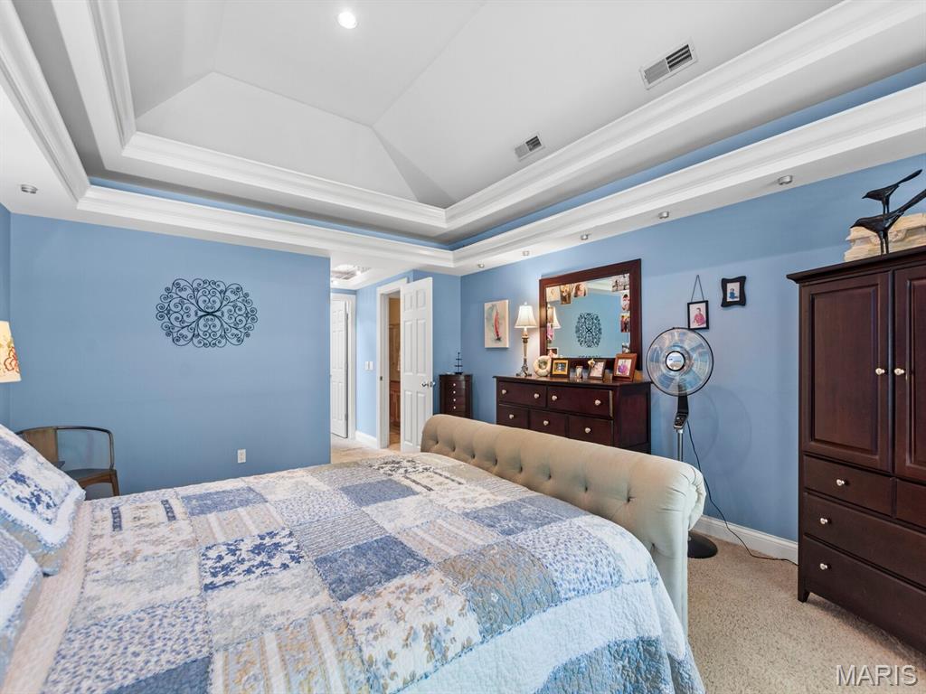 225 W Manor Drive