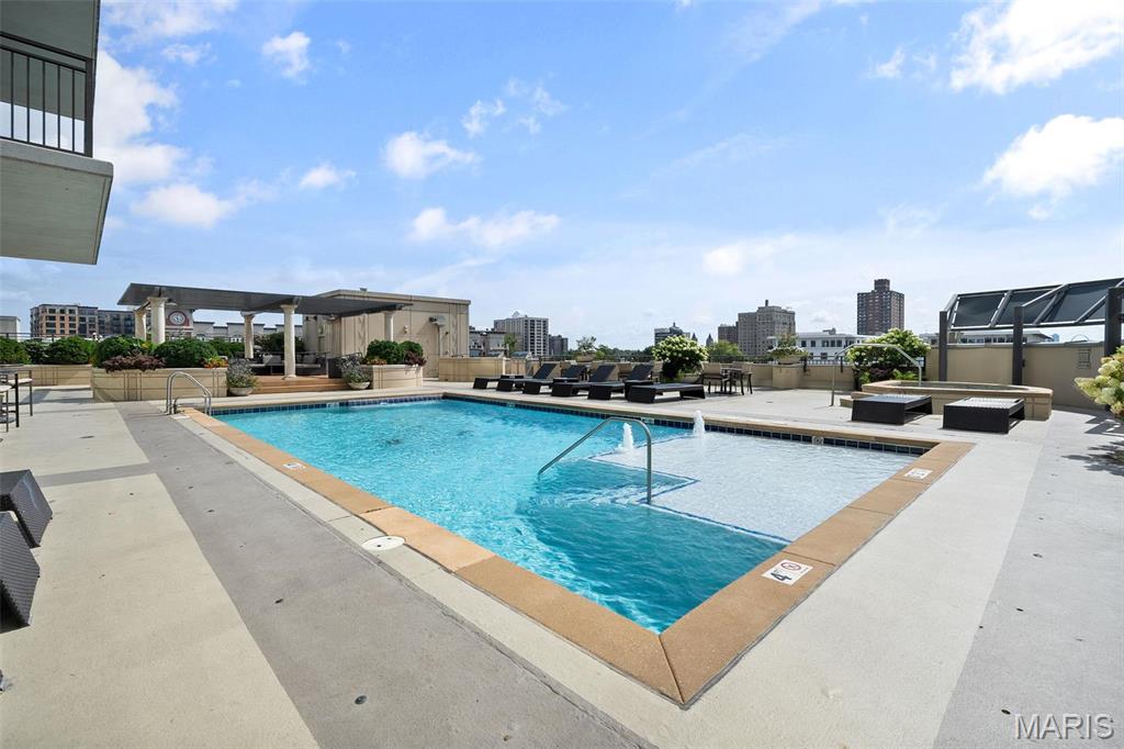 4909 Laclede Avenue Unit: 805