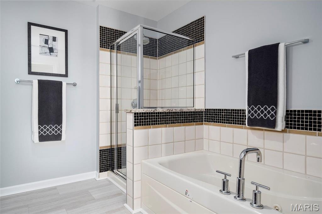 4909 Laclede Avenue Unit: 805