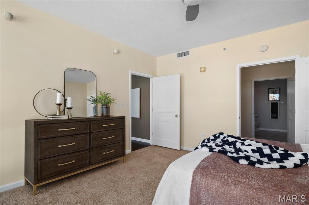 4909 Laclede Avenue Unit: 805