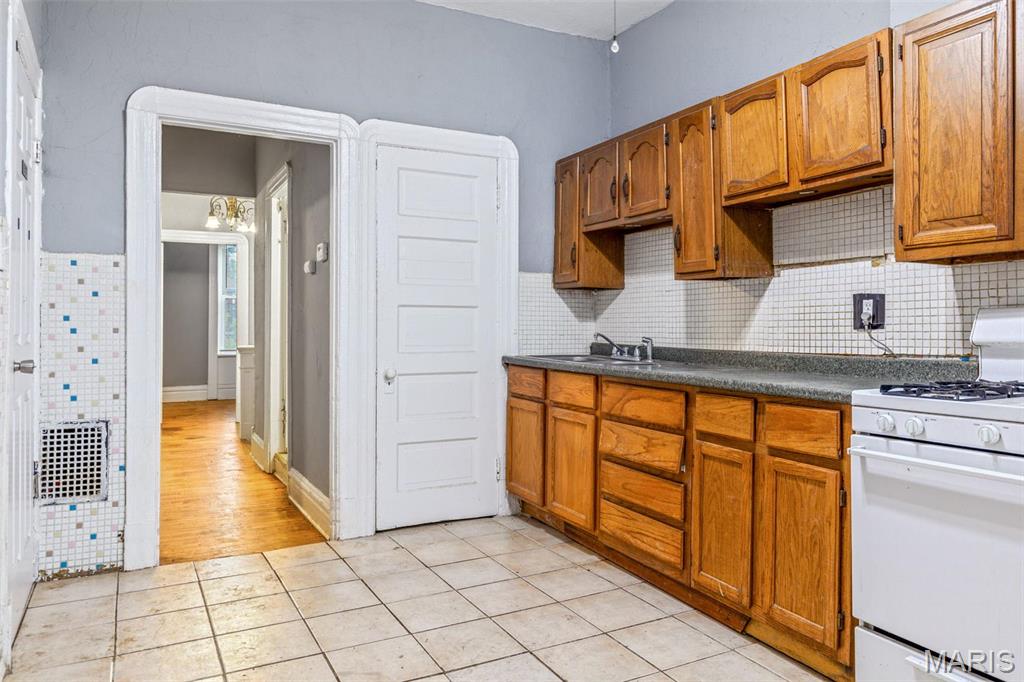 3727 Connecticut Street