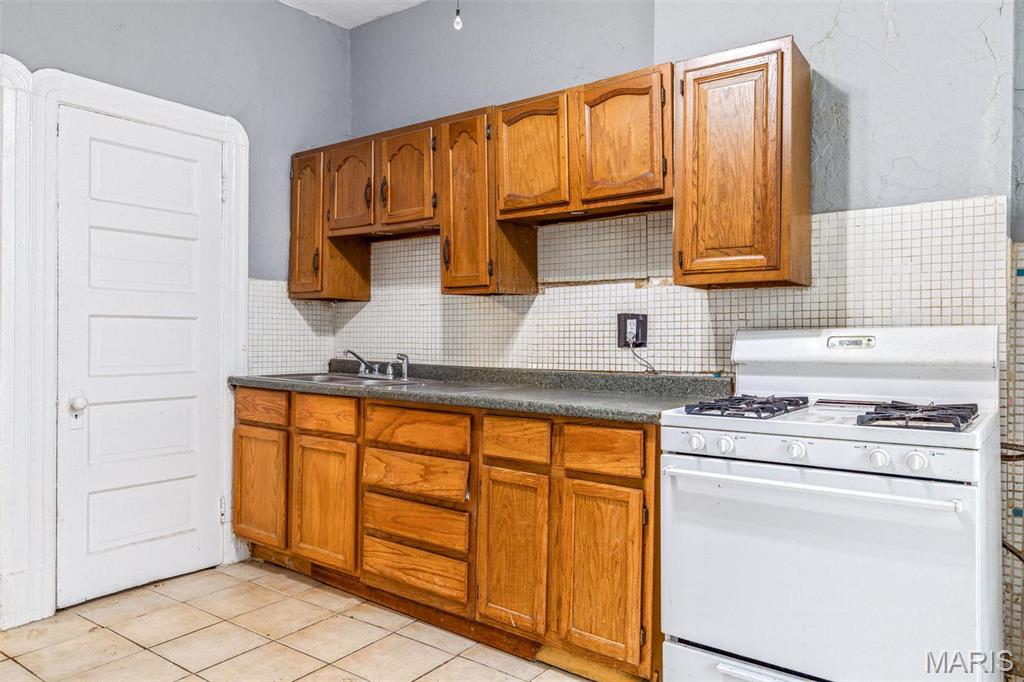 3727 Connecticut Street