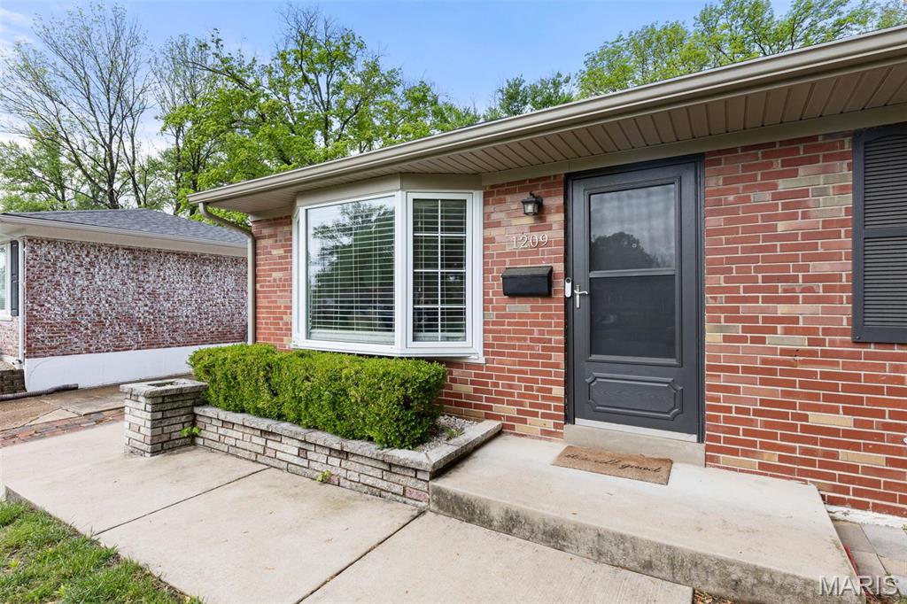 1209 Oakleaf Drive