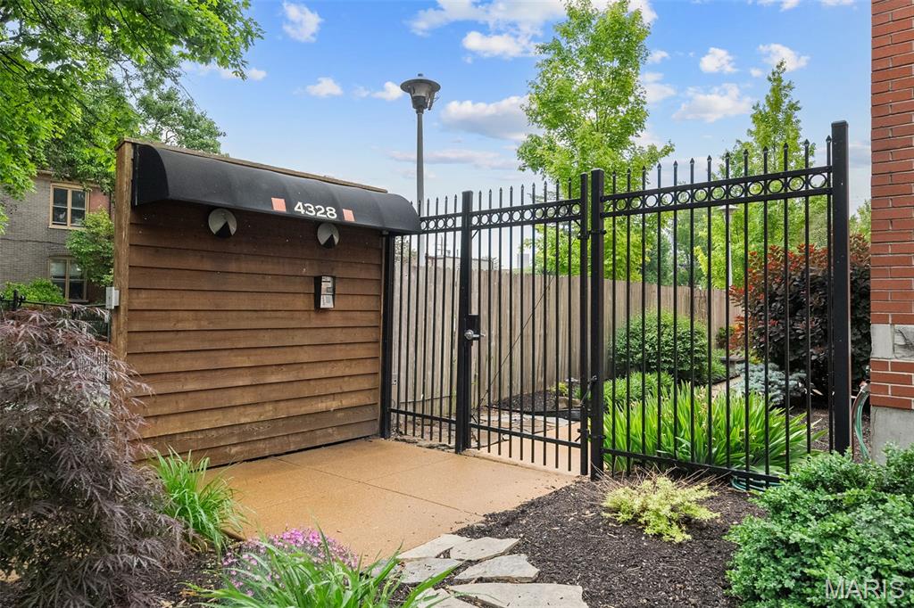 4328 Maryland Avenue Unit: 3