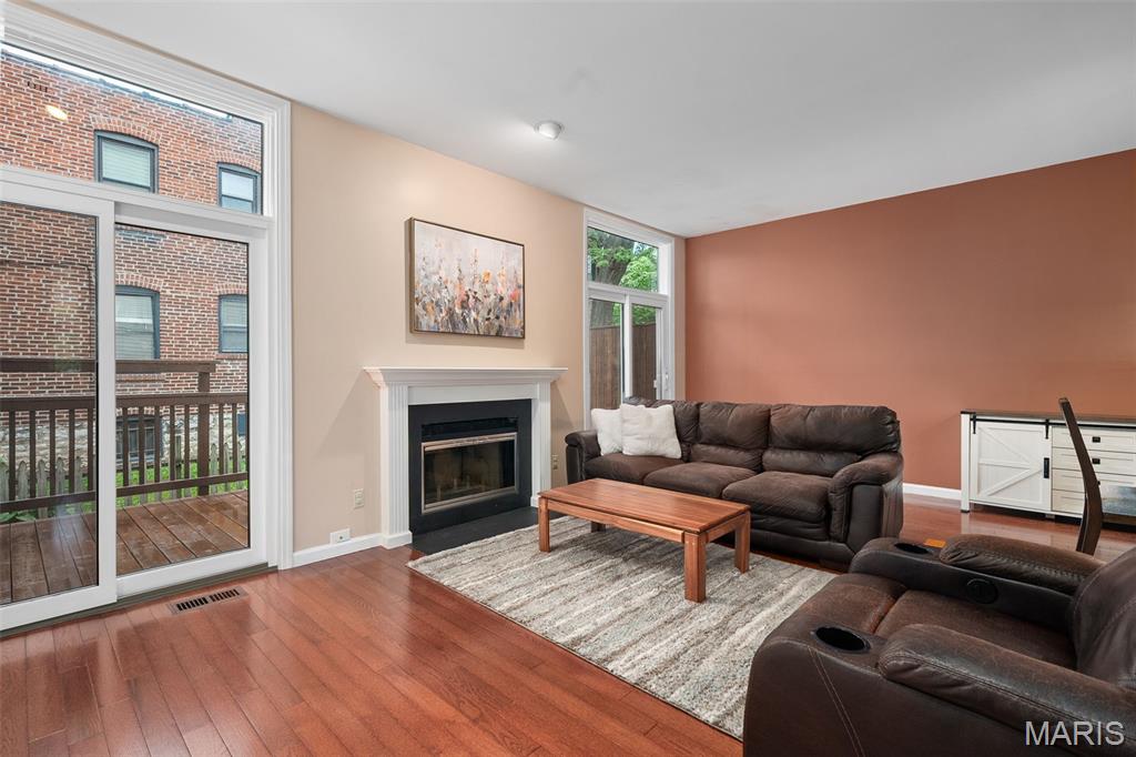 4328 Maryland Avenue Unit: 3