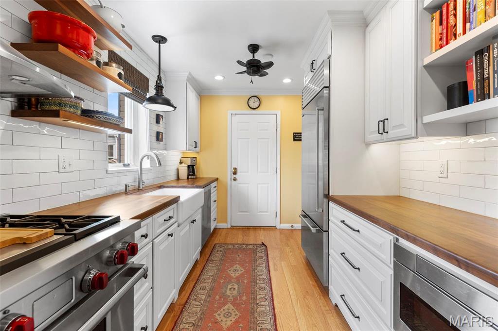 8055 Teasdale Avenue