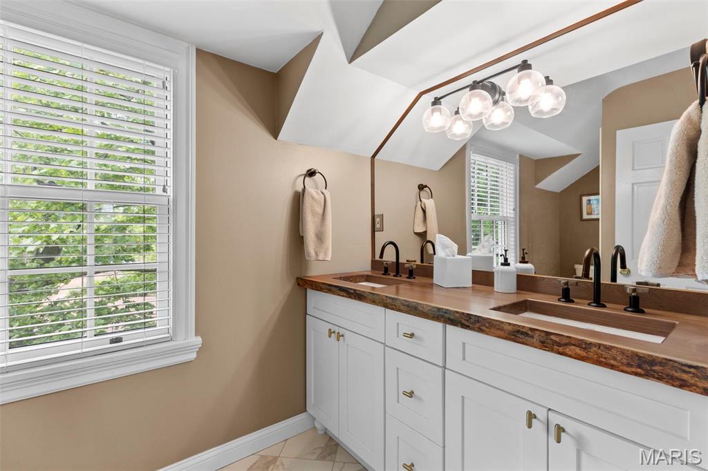 8055 Teasdale Avenue