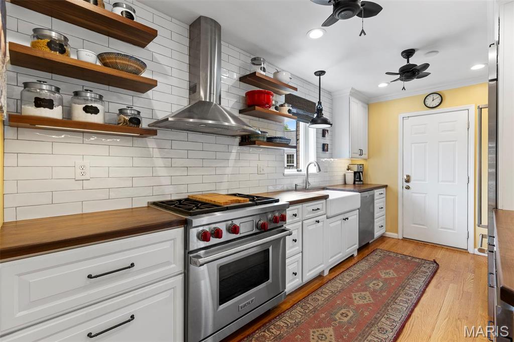 8055 Teasdale Avenue