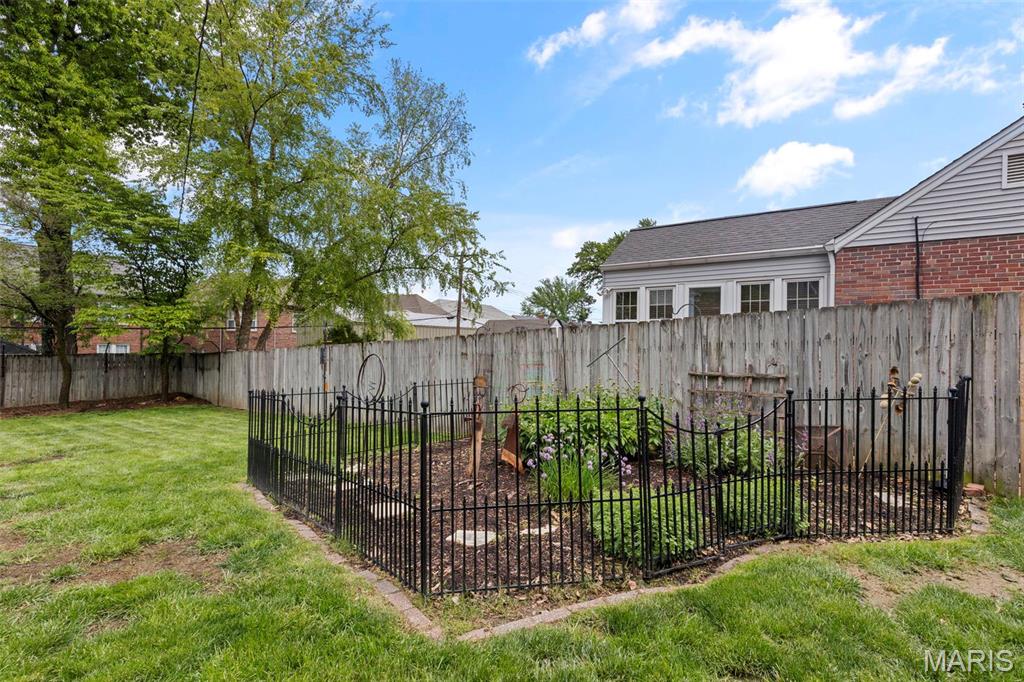 8055 Teasdale Avenue