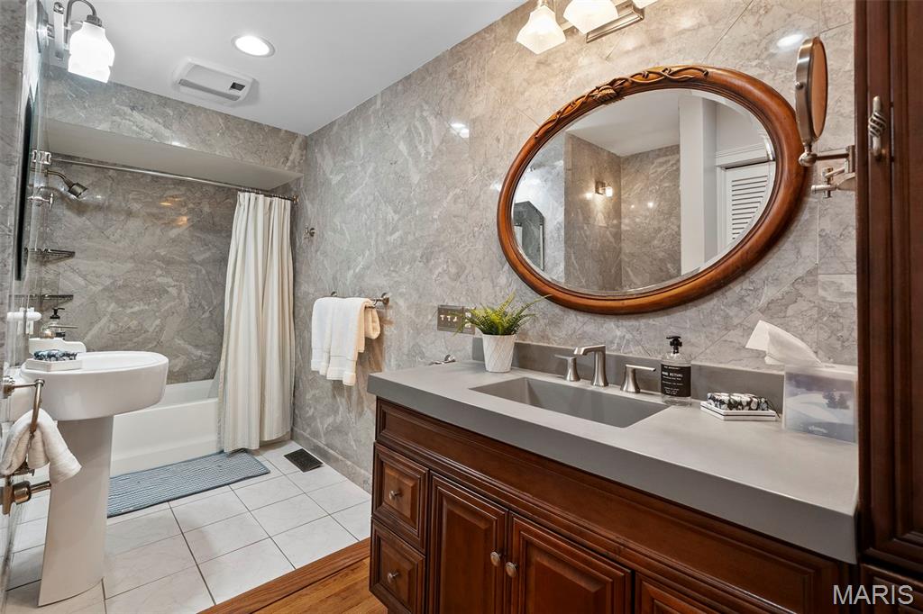 1805 Firethorn Drive