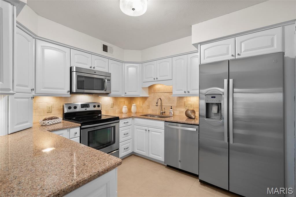 450 W Adams Avenue Unit: 14