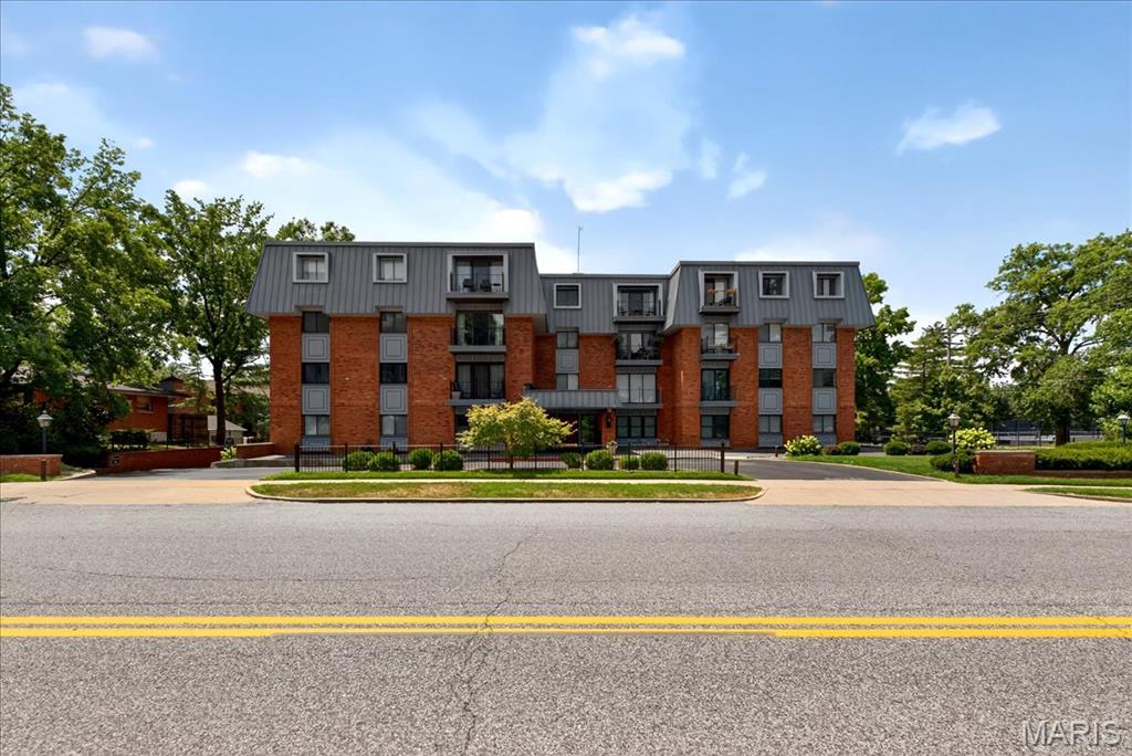 450 W Adams Avenue Unit: 14