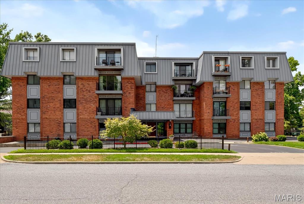 450 W Adams Avenue Unit: 14