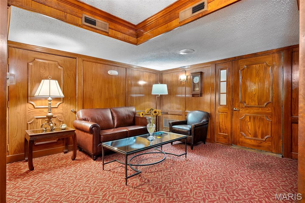 450 W Adams Avenue Unit: 14