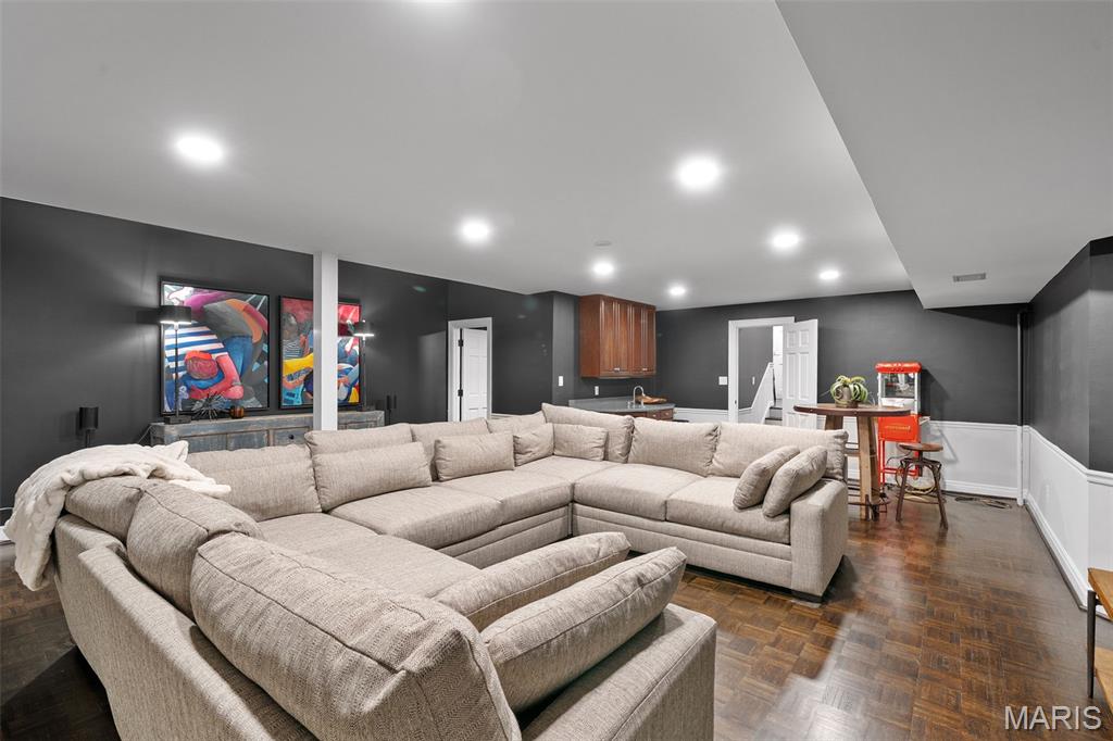 7 Greenbriar Drive