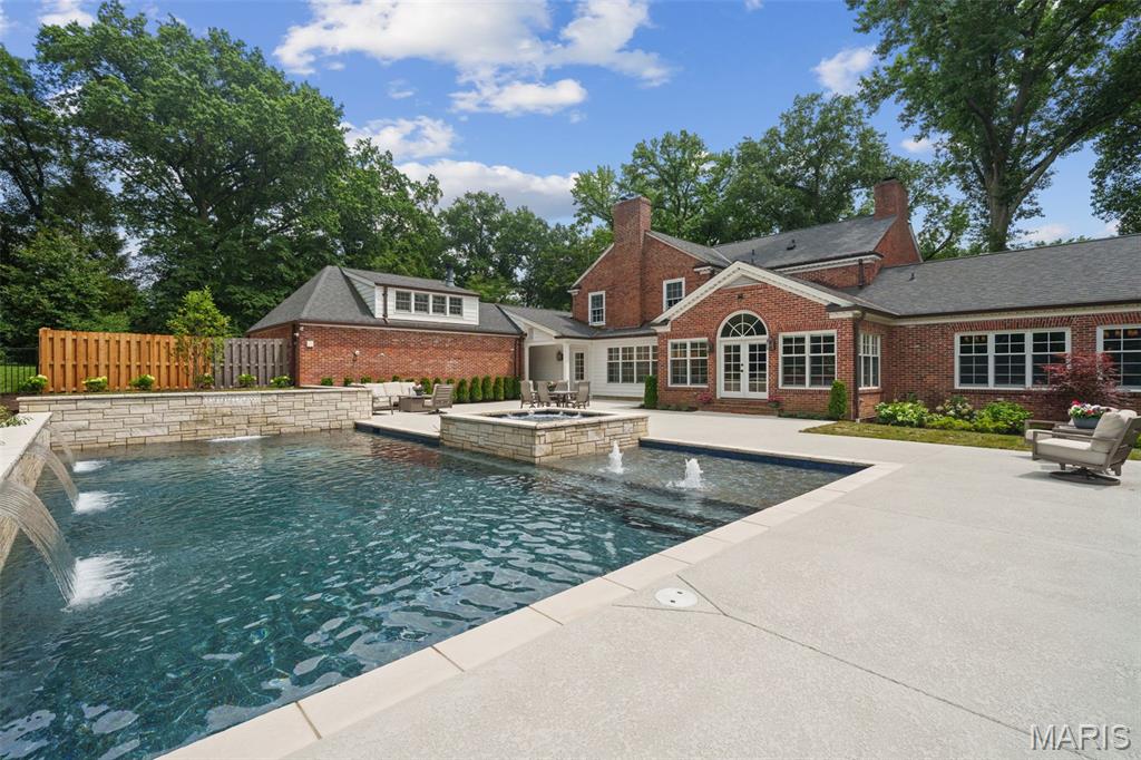 7 Greenbriar Drive