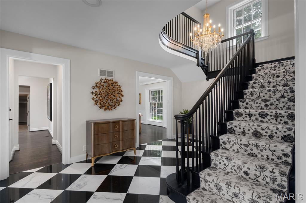7 Greenbriar Drive