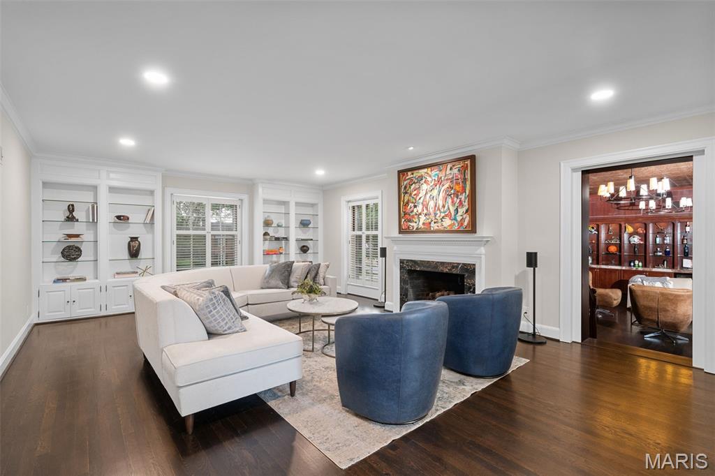 7 Greenbriar Drive
