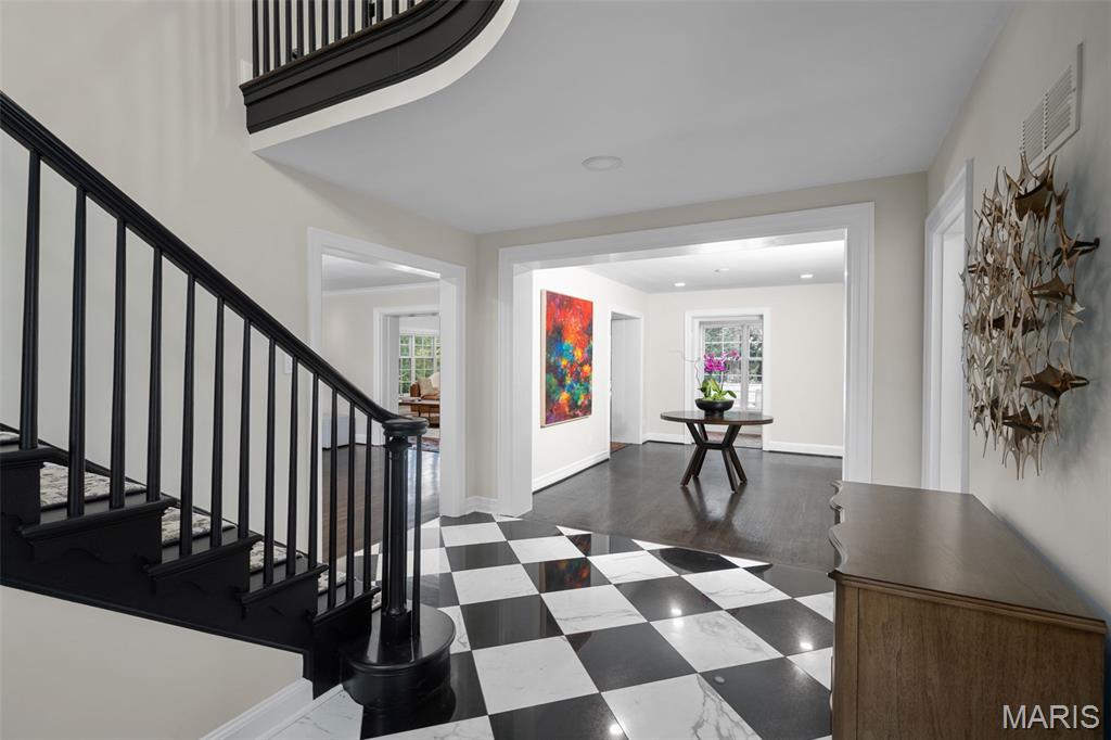 7 Greenbriar Drive