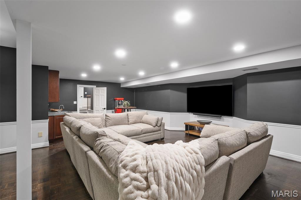 7 Greenbriar Drive