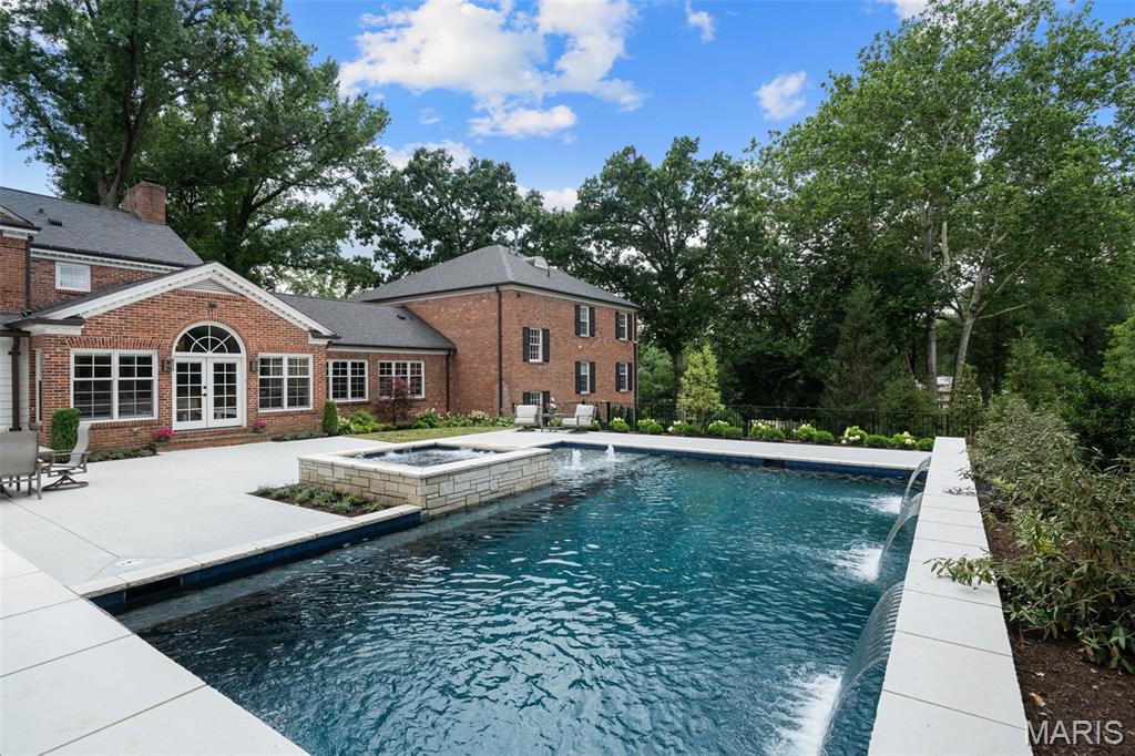 7 Greenbriar Drive