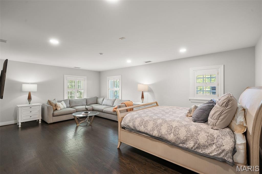7 Greenbriar Drive