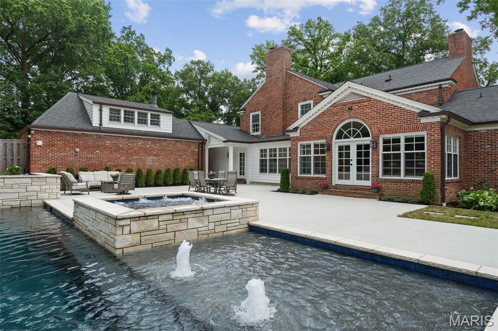 7 Greenbriar Drive