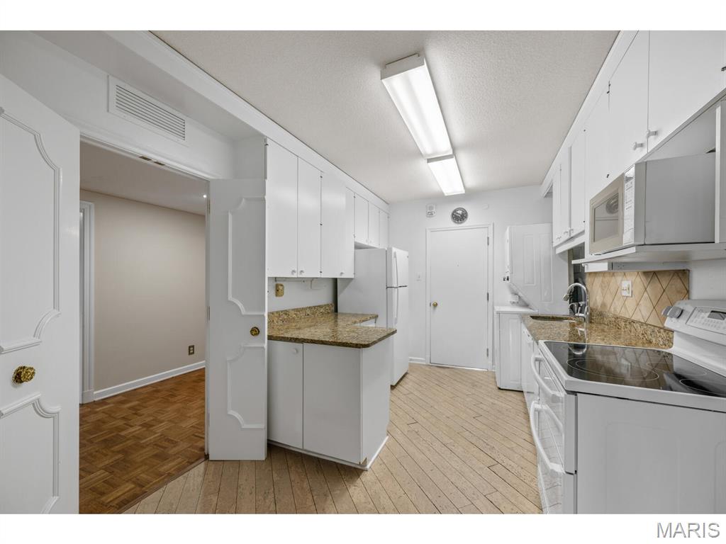 710 S Hanley Road Unit: 10A