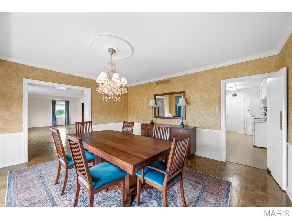 710 S Hanley Road Unit: 10A