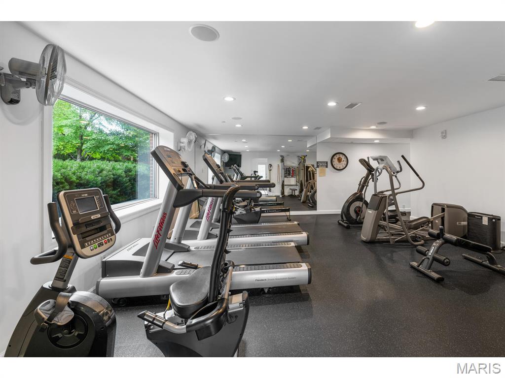 710 S Hanley Road Unit: 10A