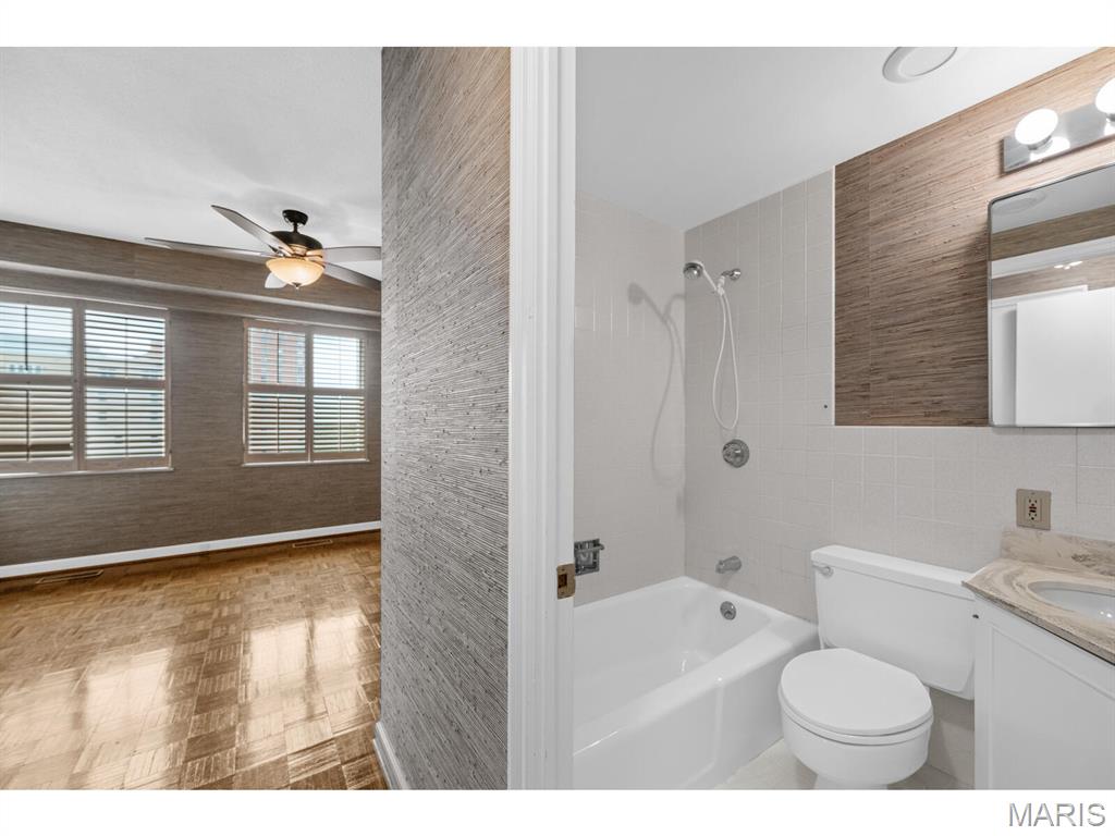 710 S Hanley Road Unit: 10A