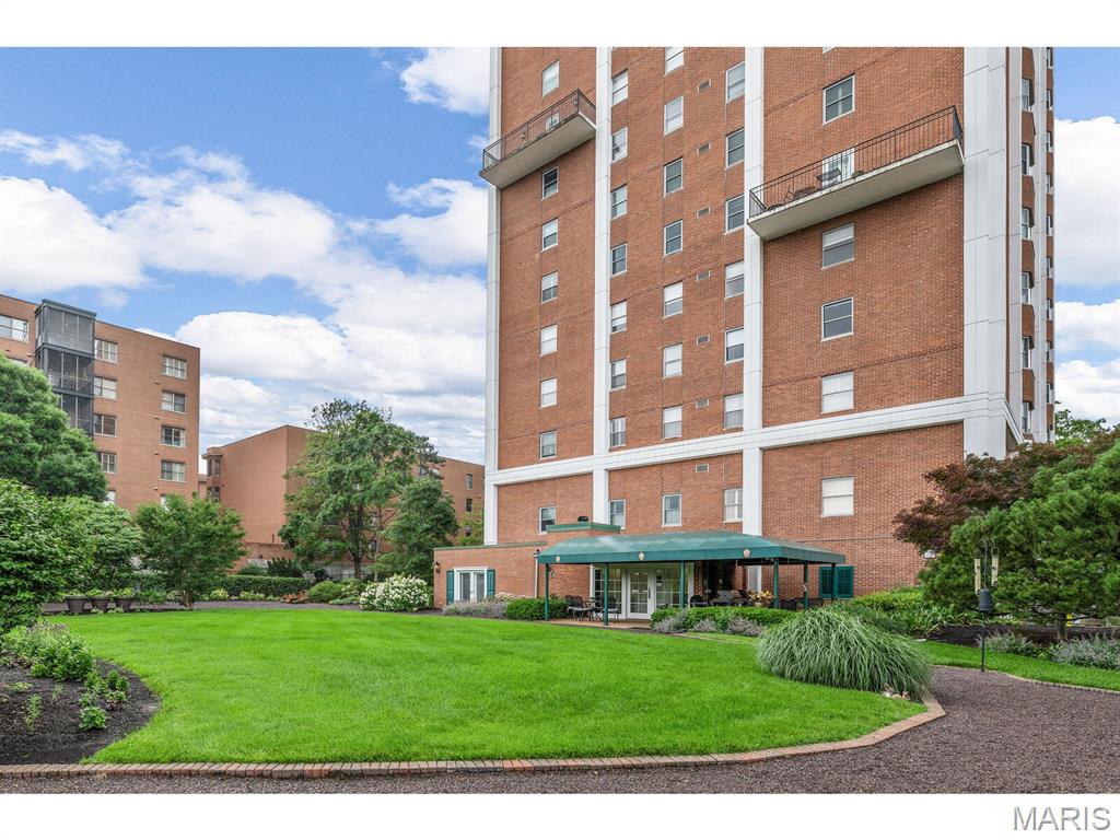 710 S Hanley Road Unit: 10A