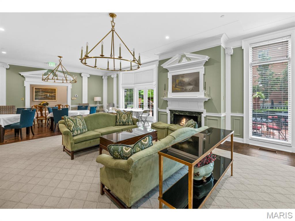 710 S Hanley Road Unit: 10A