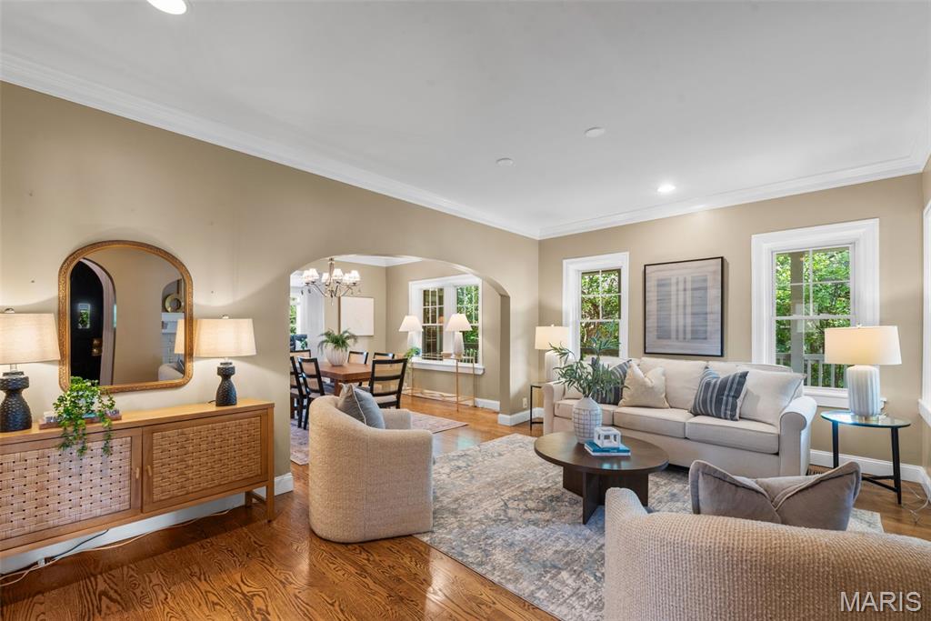 1012 N Taylor Avenue